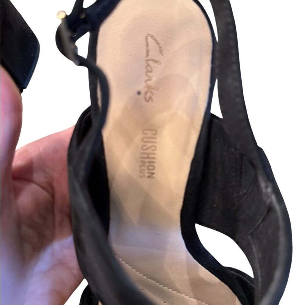 Clarks Black Suede Wide Band Slingback Sandals Womens Size 8.5 - Picture 3 of 8